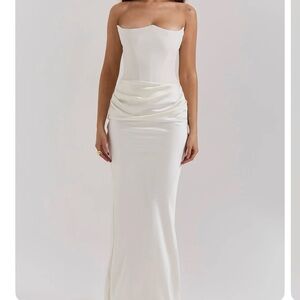 Lurelle Chic Strapless White Dress